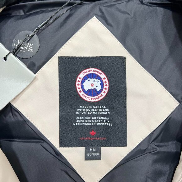 Women's White Canada Goose Vest Iconic Winter Style - Picture 5 of 6